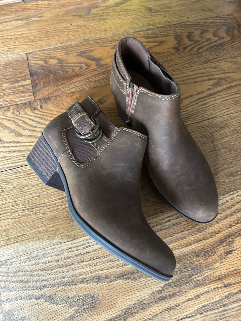 Clarks Adreena Show Brown Suede Block Heel Zip Ankle Boots Women Size 8 M